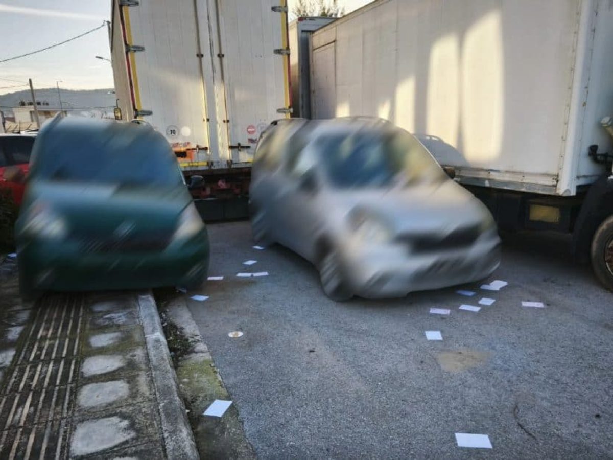 Έκλεβαν οχήματα, παραποιούσαν τα στοιχεία τους, τα μεταπωλούσαν και…συνελήφθησαν
