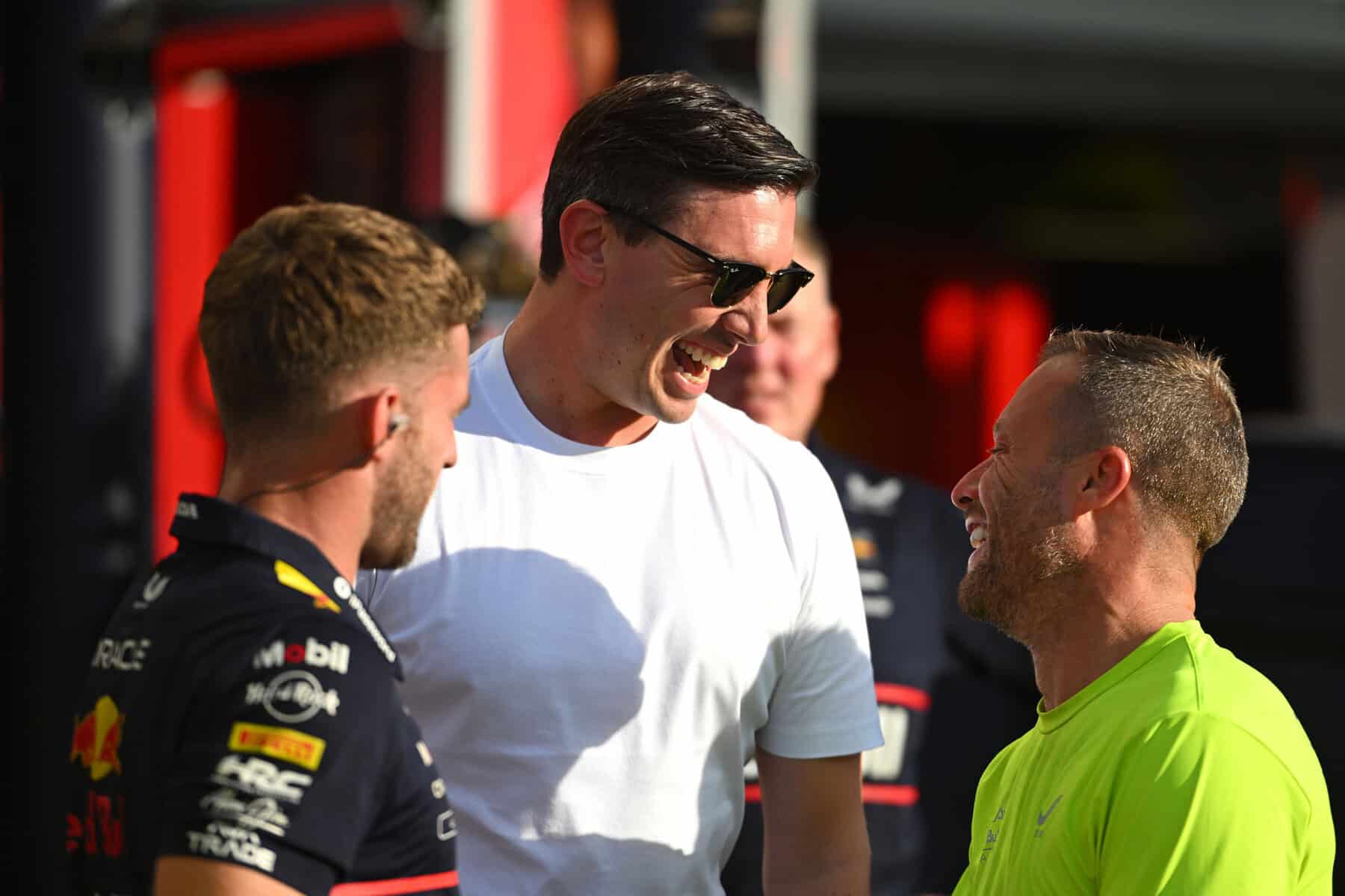 inkogknito-simmetochi-tou-klironomou-tis