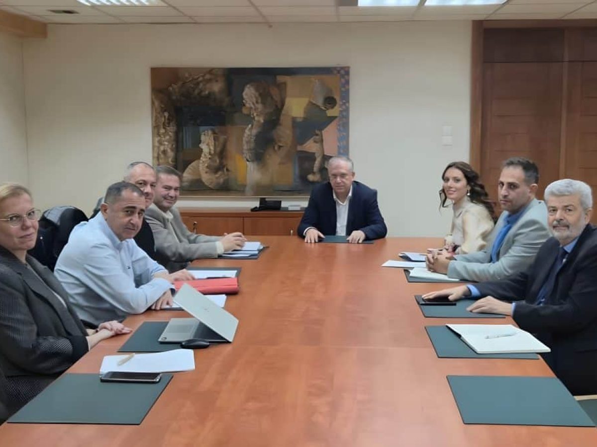 Συνάντηση του Υπουργού Ανάπτυξης με εκπροσώπους των φορέων οδικών μεταφορών