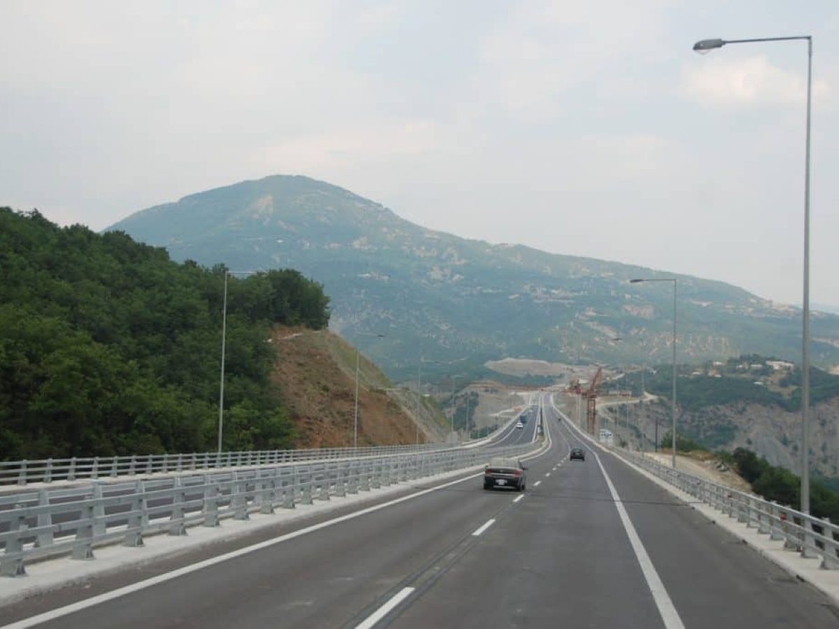 Άνοιξε για τα φορτηγά η Εγνατία στο ύψος του κόμβου Σιάτιστας