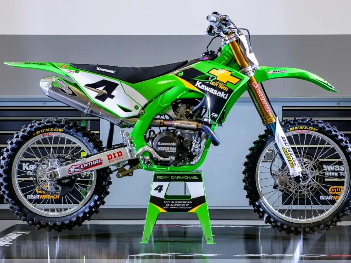Kawasaki KX450SR: Ρέπλικα της μοτοσυκλέτας του Ricky Carmichael