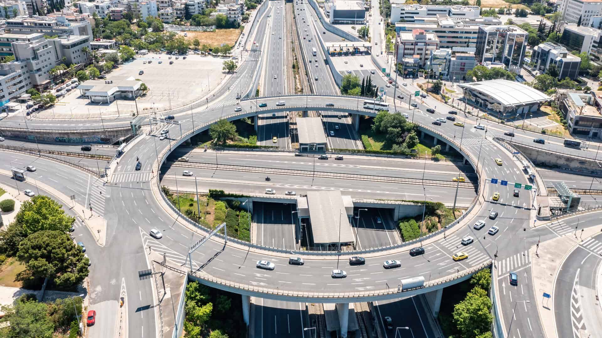 Parapolitika.gr-sto-88-i-emprothesmi