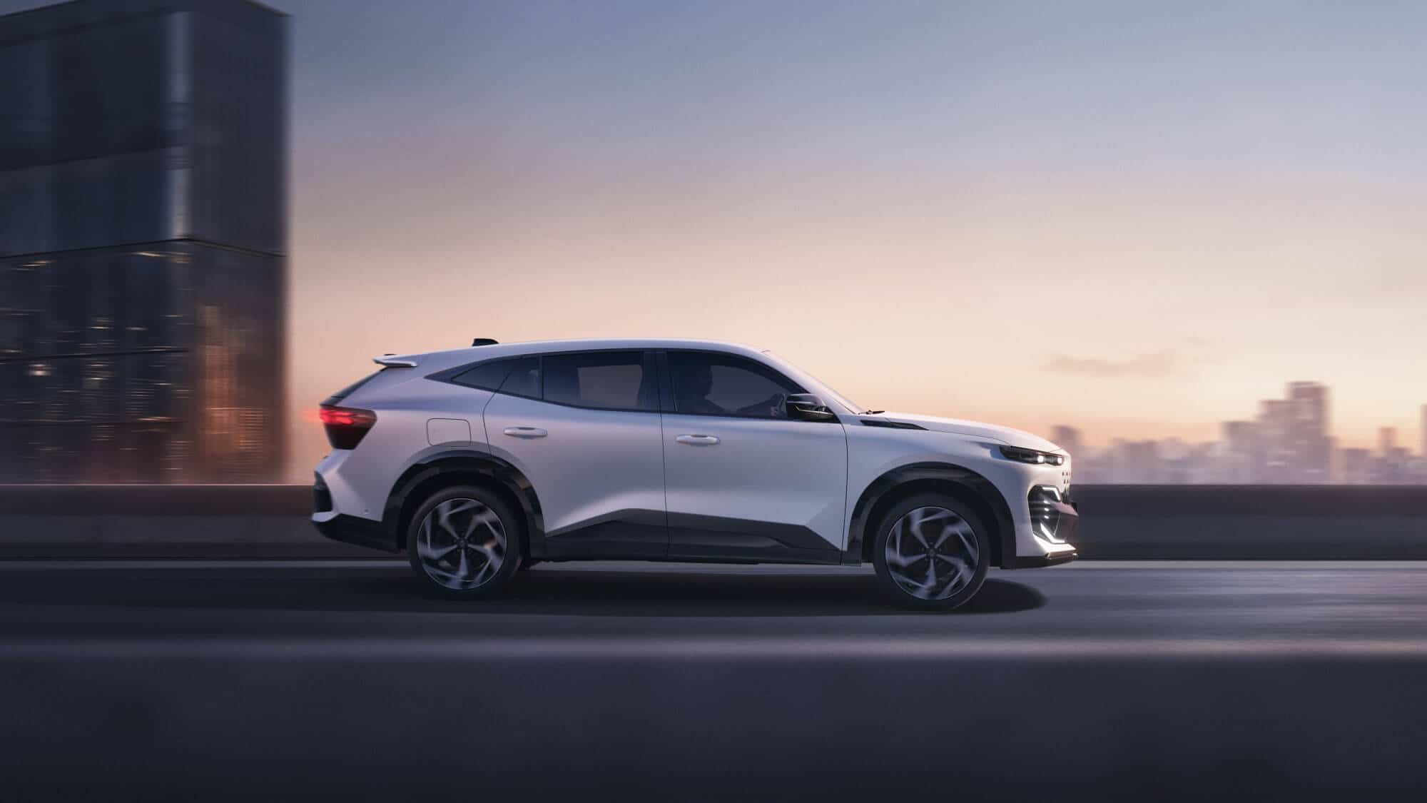 Renault-Filante-ena-megalo-SUV