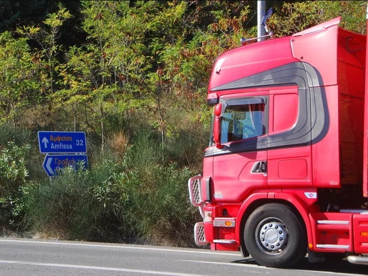 Ελεγχόμενη ανατίναξη και διακοπή κυκλοφορίας στην Ε.Ο. Θερμοπυλών-Άμφισσας