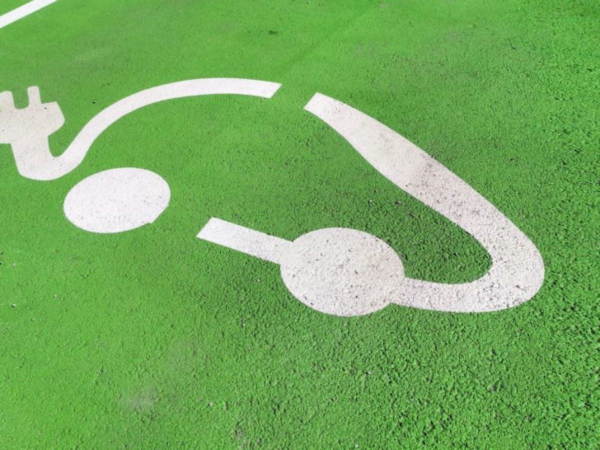 Γερμανία: Ξανά στην «πρίζα» τα ηλεκτρικά αυτοκίνητα – Νέα επιδότηση έως 6.000 ευρώ