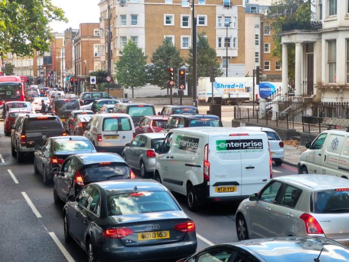 Η Μ. Βρετανία απαλλάσσεται από το ντίζελ – Πότε τα ηλεκτρικά ΙΧ θα ξεπεράσουν τα πετρελαιοκίνητα