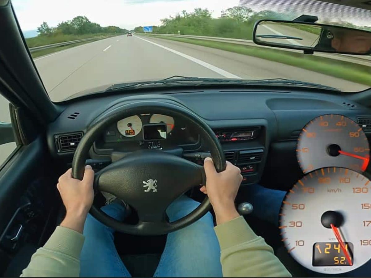 «Μαϊμού» Peugeot 106 Rallye ξεγελάει κόσμο (+video)