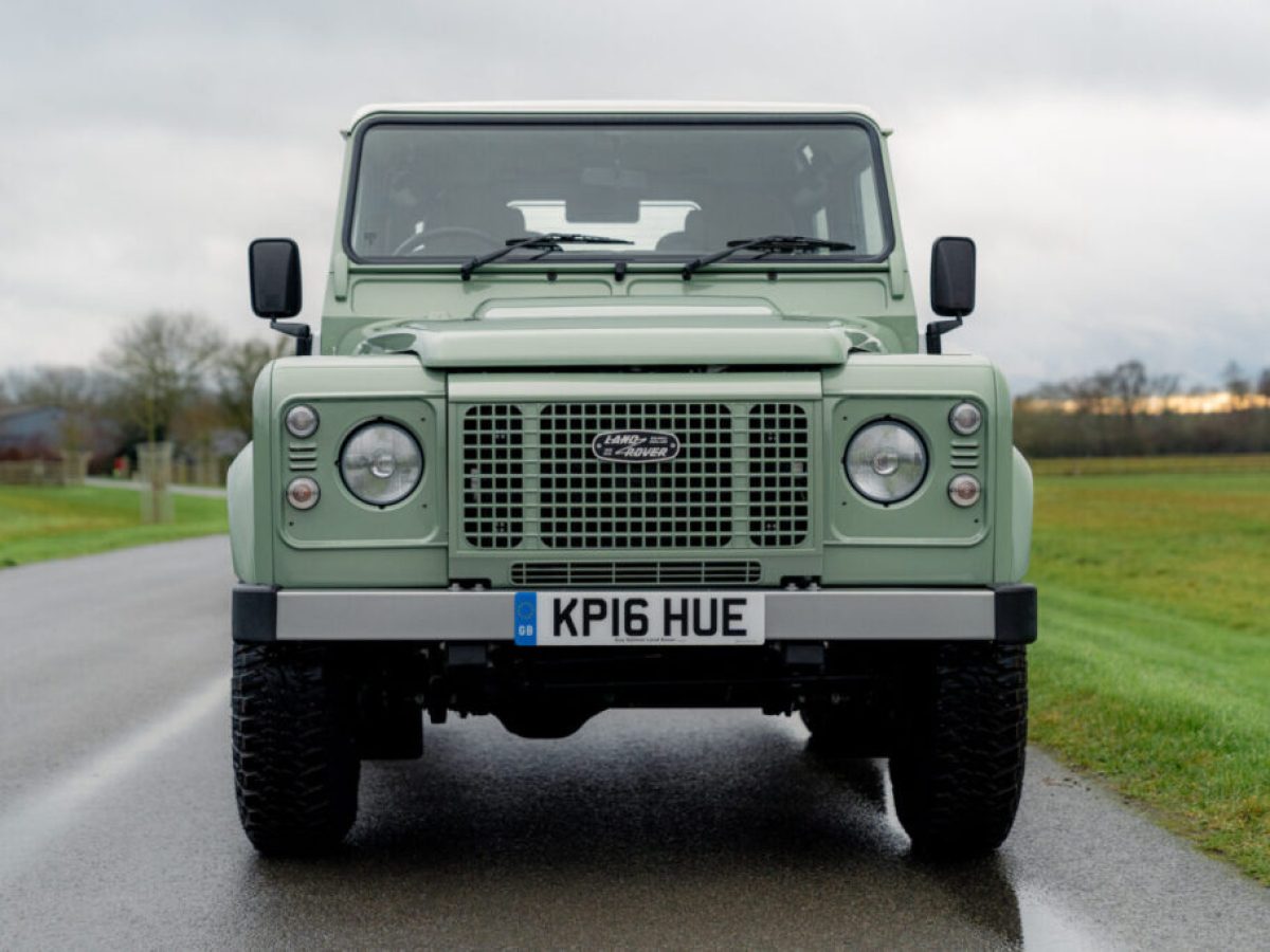 Ο τελευταίος των ικανών: To τελευταίο Land Rover Defender 90 Heritage
