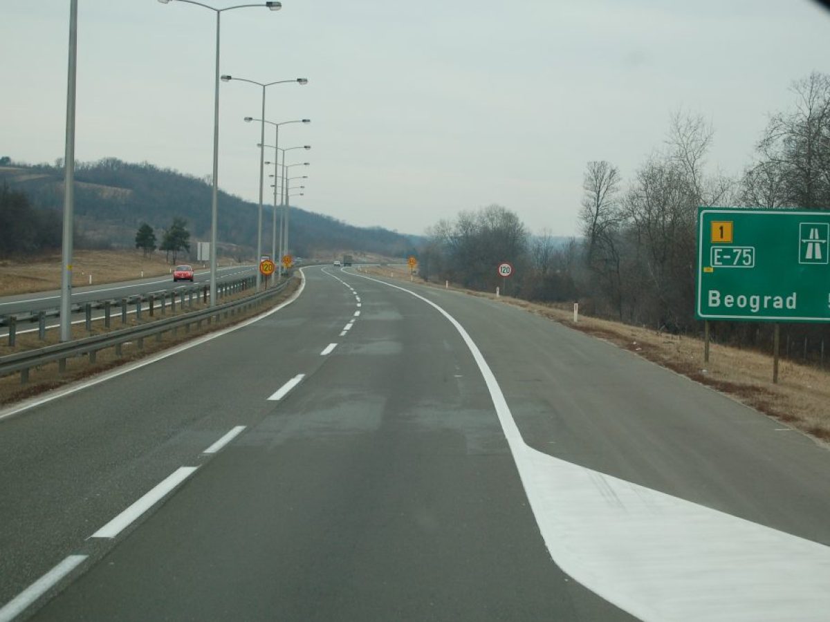 Σέρβοι μεταφορείς ενδέχεται να αποκλείσουν αυτοκινητόδρομους