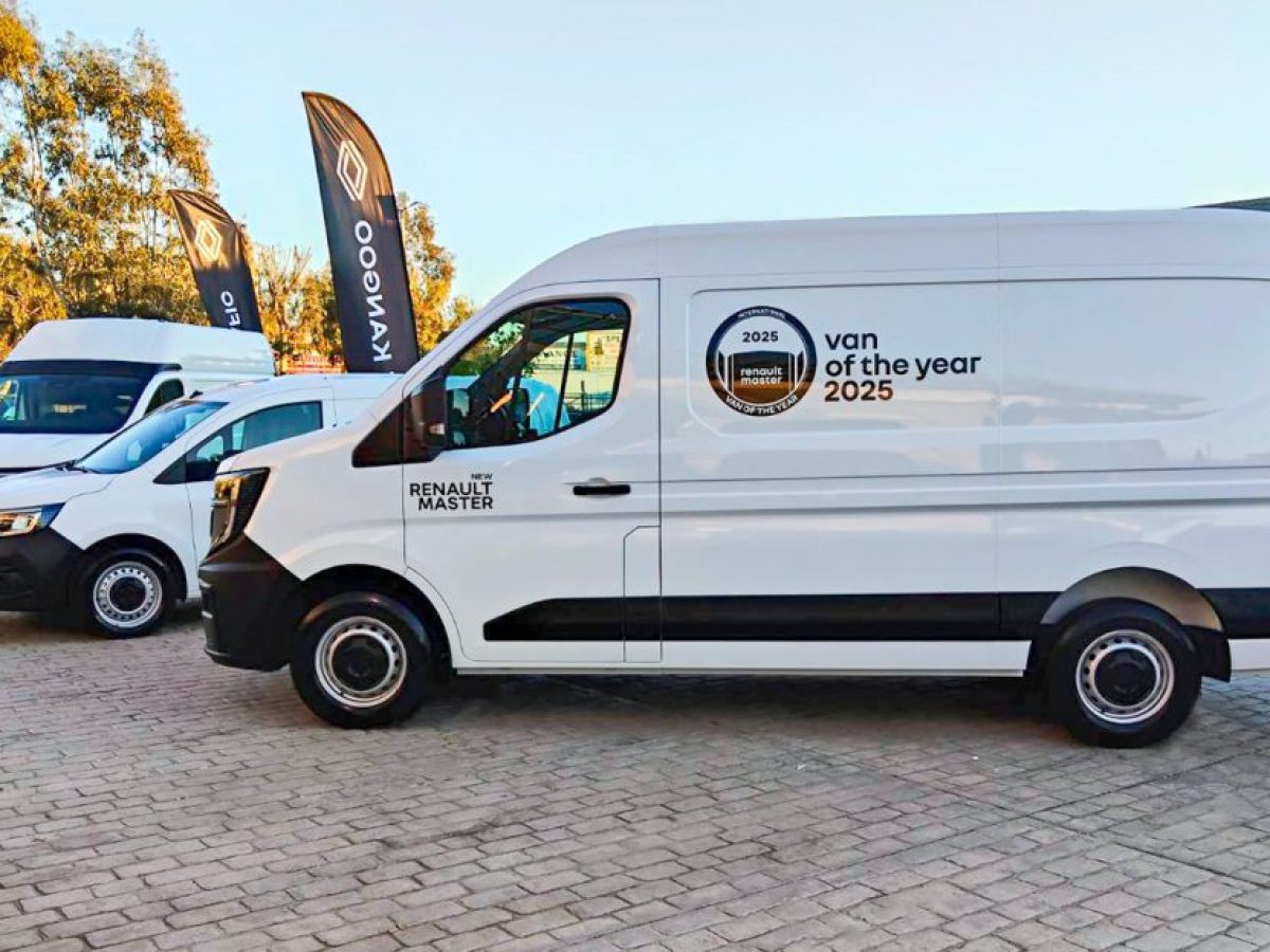 Συνεργασία Ayvens με Renault Ελαφρά Επαγγελματικά