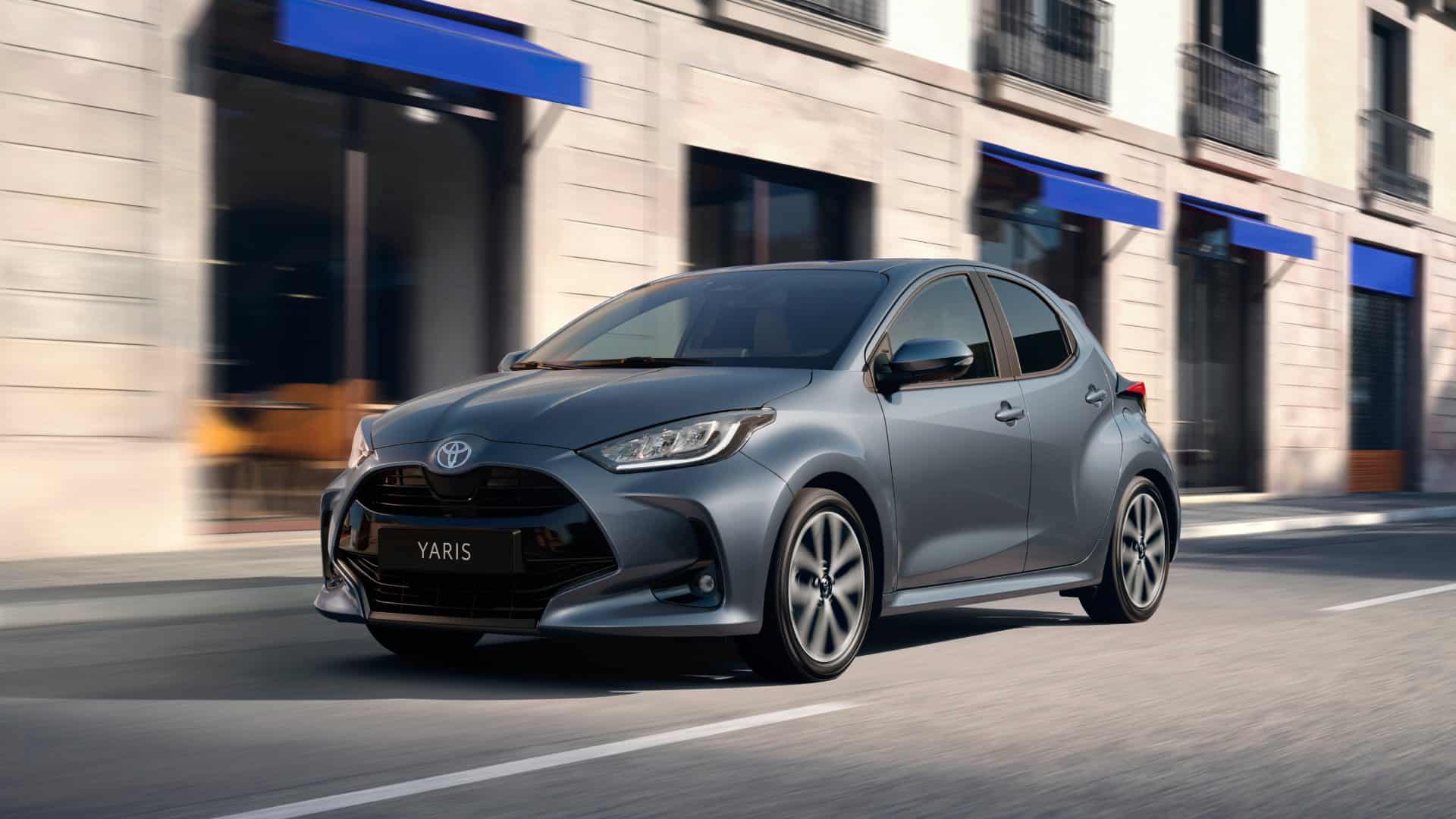 to-Toyota-Yaris-anavathmistike-–