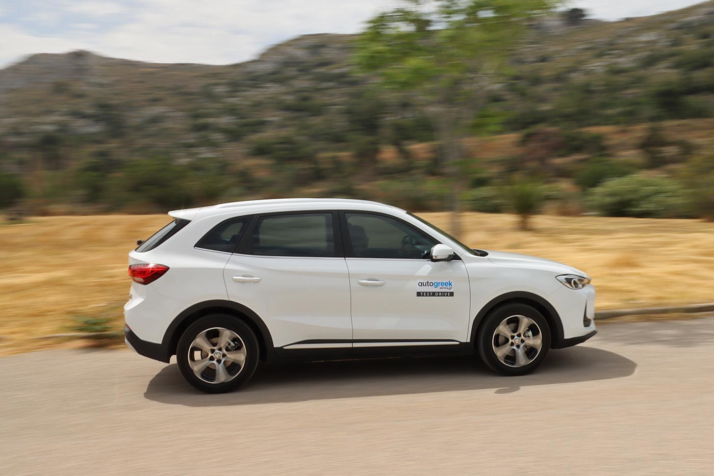 to-neo-ivridiko-SUV-fenomeno