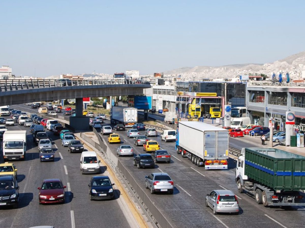 Αποκλείστηκε το ενδεχόμενο απαγόρευσης φορτηγών στον Κηφισό