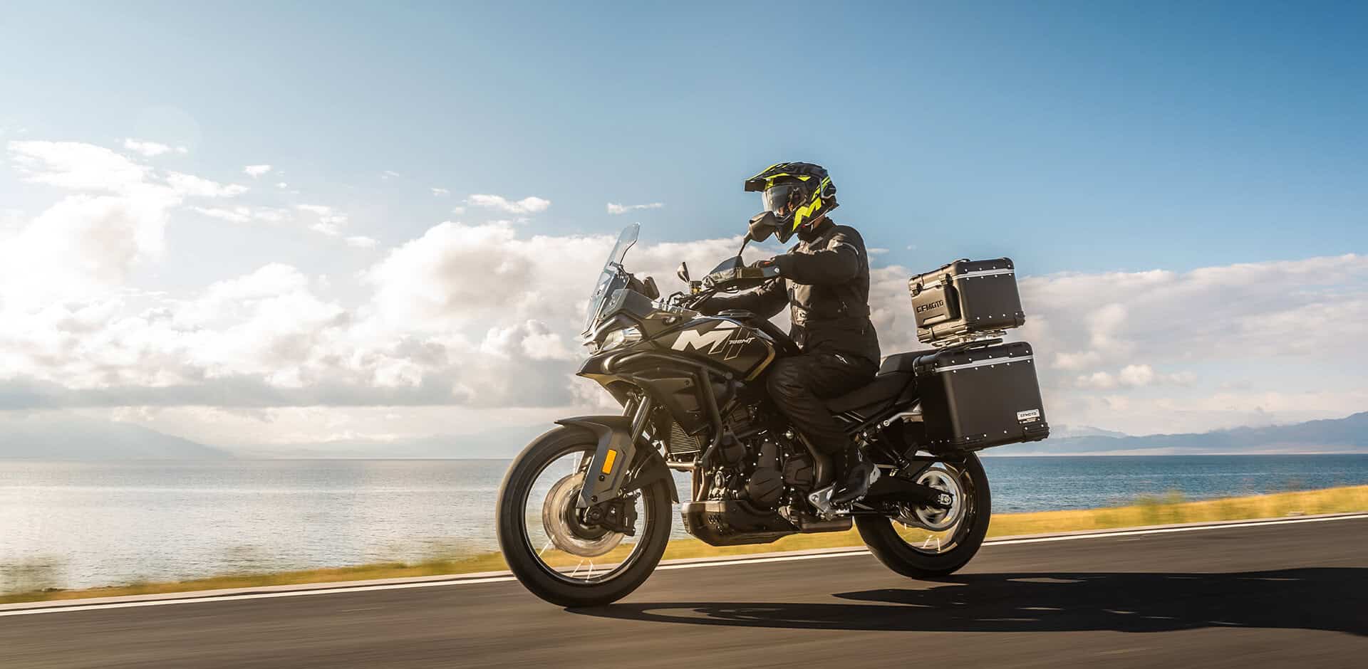 &Alpha;naklisi-CFMOTO-700MT-gia-proliptiki