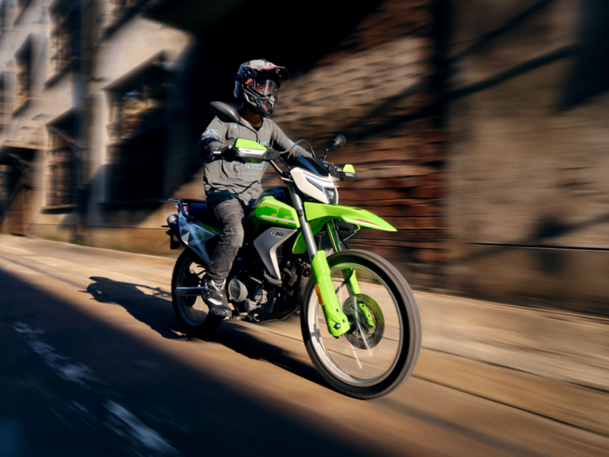 CFMoto 250 Dual 2026: Σούπερ τιμή – Δώρο μπαγκαζιέρα!