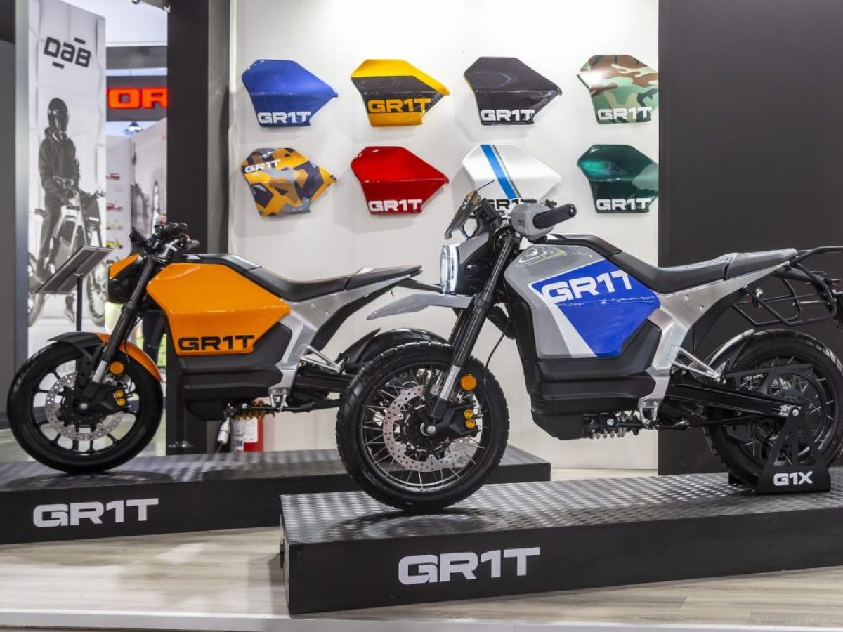 GR1T: Ηλεκτρικά μεν, νεορετρό δε