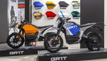 GR1T: Ηλεκτρικά μεν, νεορετρό δε