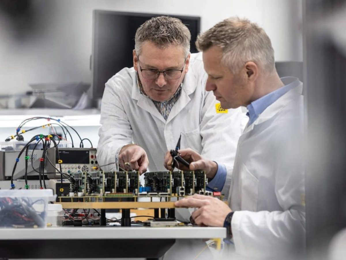 H VDL εξαγόρασε τη Sintecs