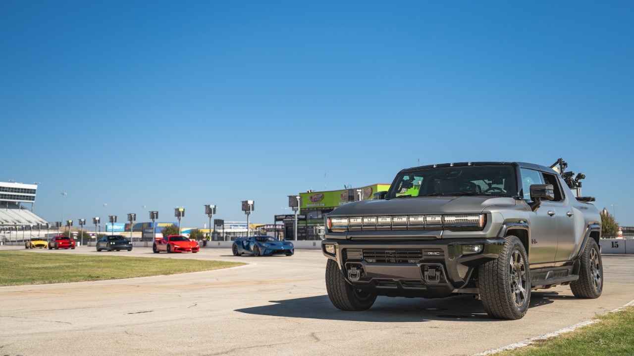 HUMMER-eV-kontrari-supercars-ke…provlimatizi