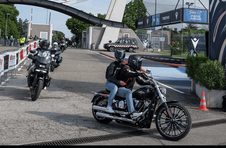 Harley-&ndash;-Davidson-megali-ptosi