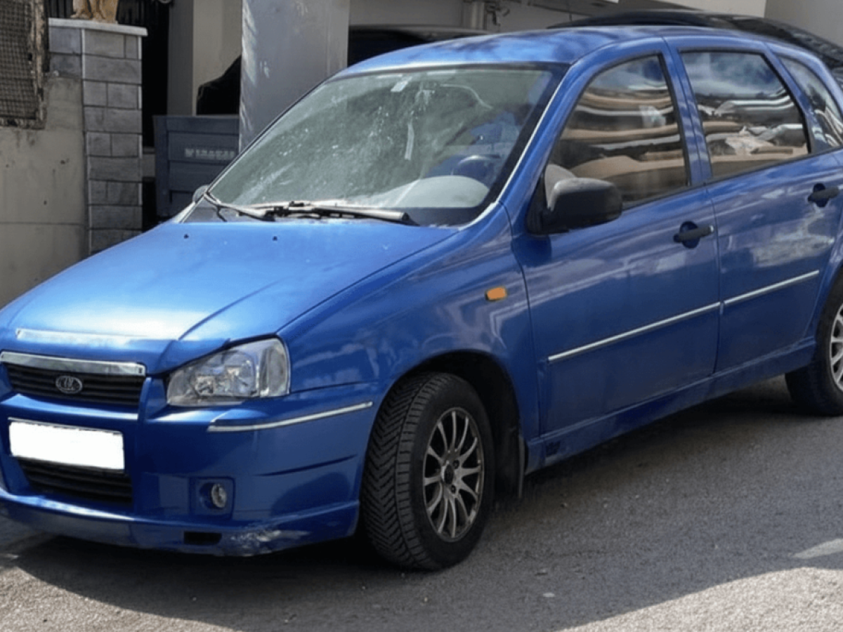 Lada Kalina: Ρωσική «ρουλέτα» στους δρόμους της Πετρούπολης