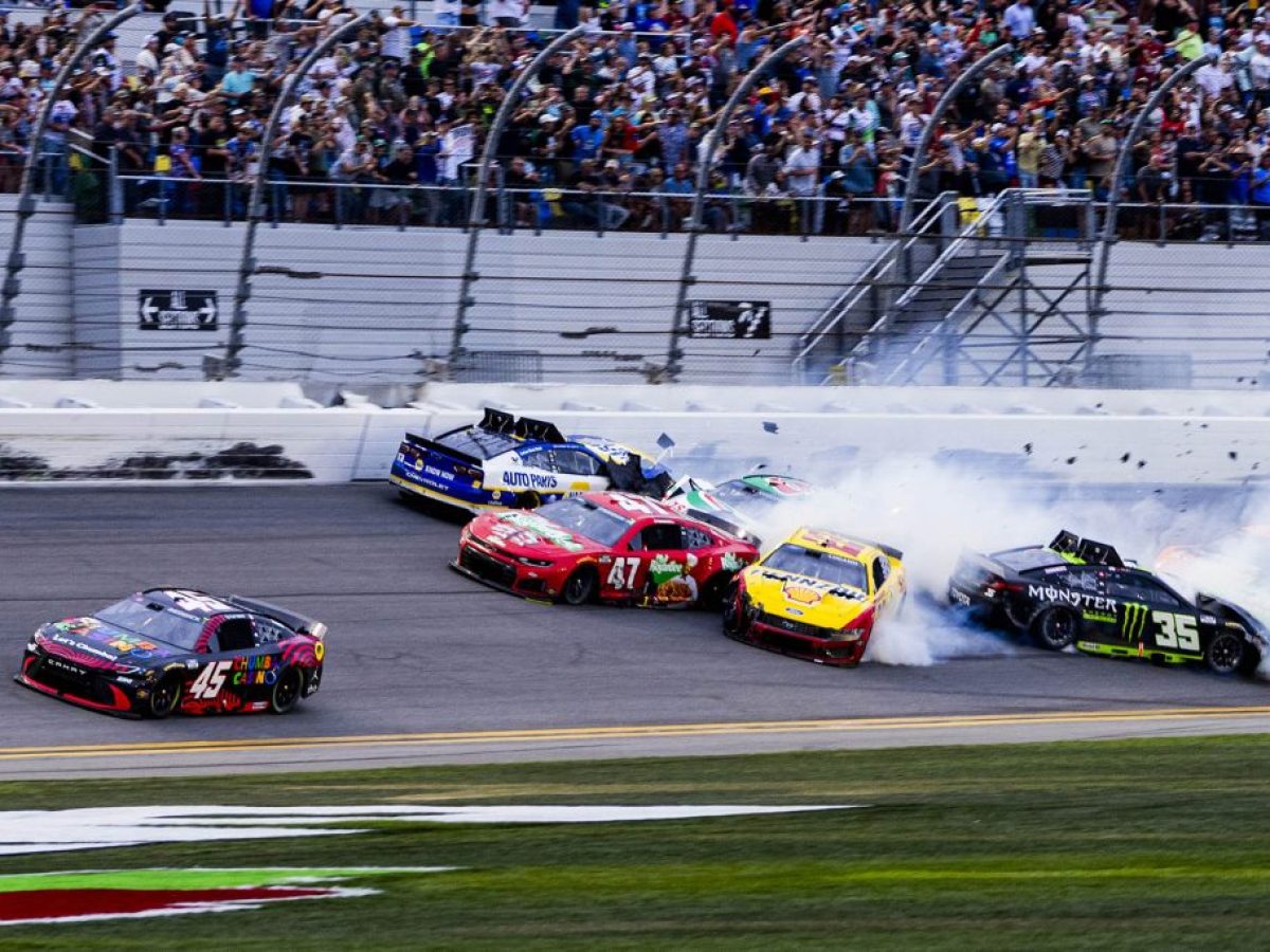 NASCAR: Η ομάδα του Michael Jordan νικήτρια στο Daytona 500