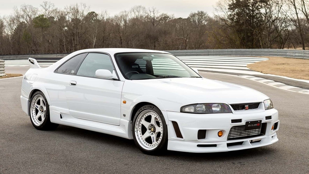 Nissan-Skyline-GT-R-Nismo-400R