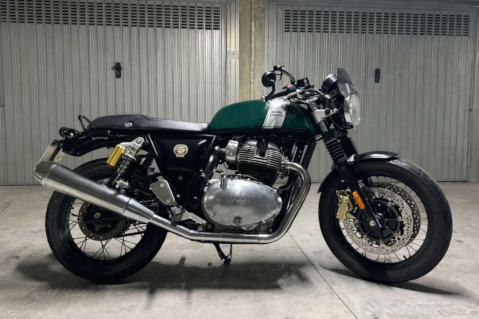Royal-Enfield-exelissi-tin-Continental