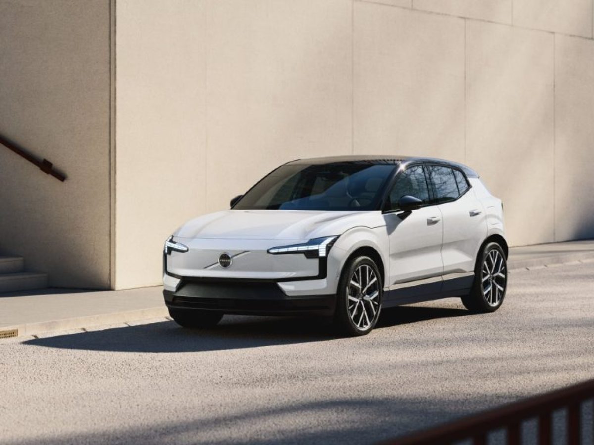 Volvo EX30: Με νέο ηλεκτροκινητήρα 150 ίππων και αναβαθμισμένο εσωτερικό