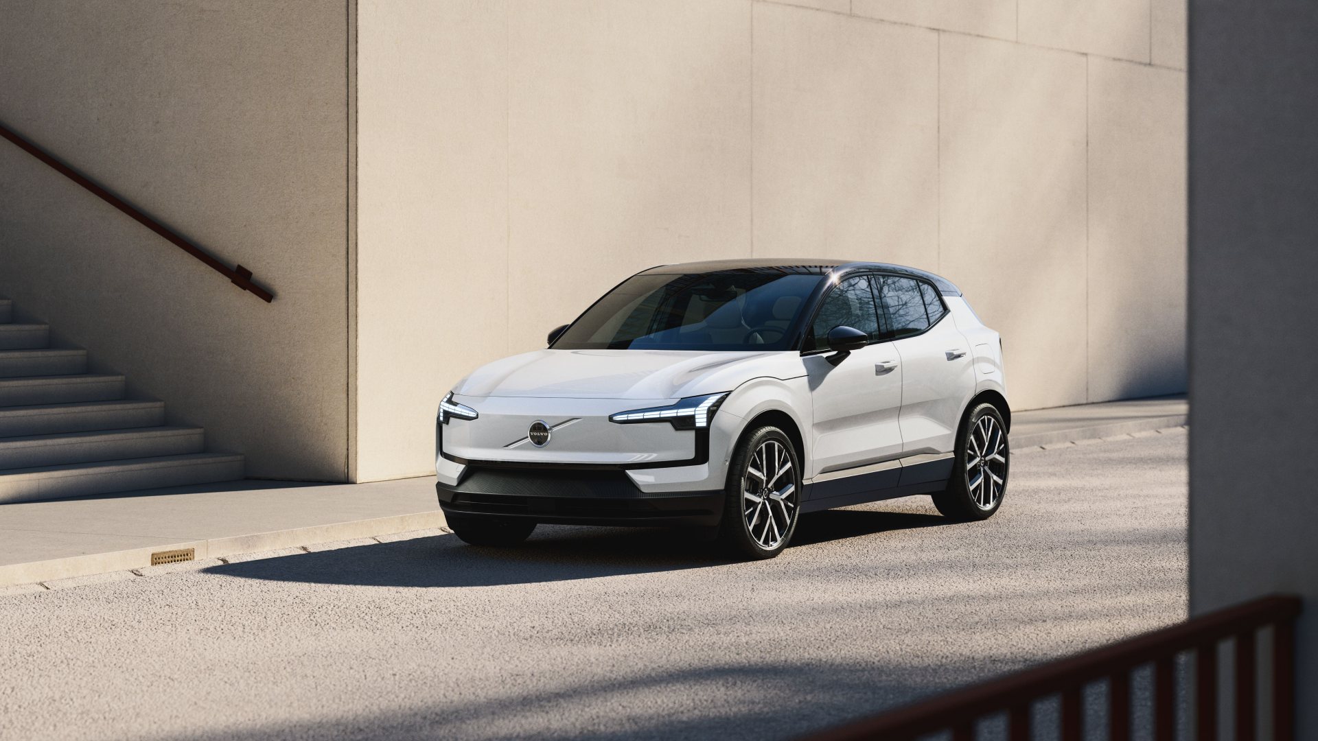 Volvo-EX30-me-neo-ilektrokinitira
