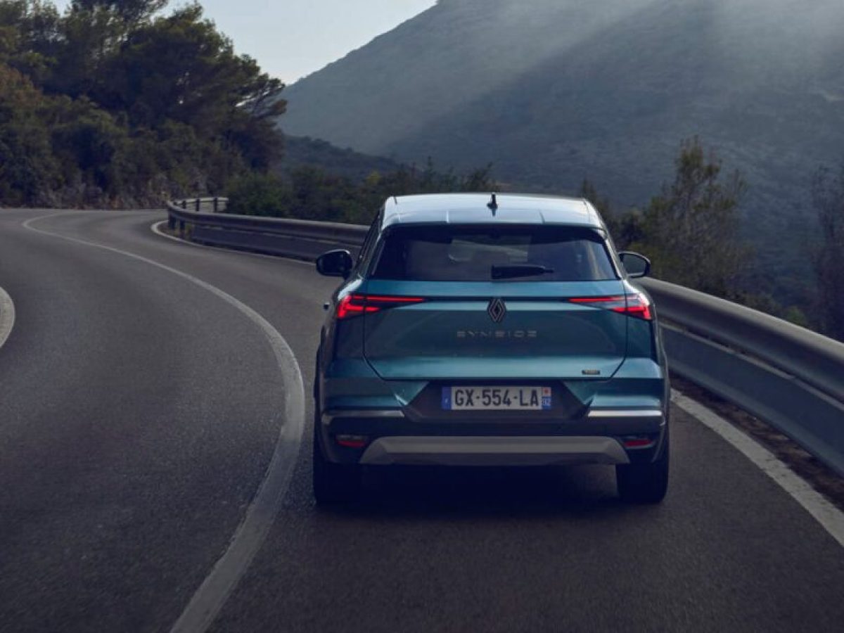 Διαθέσιμο το γαλλικό υβριδικό best seller: 4,3 λτ./100 χλμ. και 624 λτ. πορτμπαγκάζ – Από 27.900 ευρώ