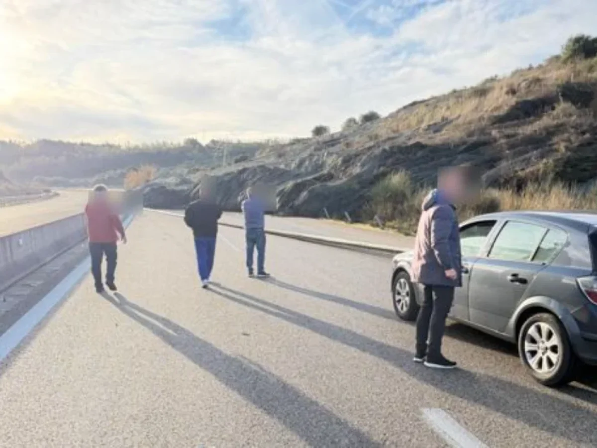 Κατολίσθηση έκλεισε την Ιόνια Οδό