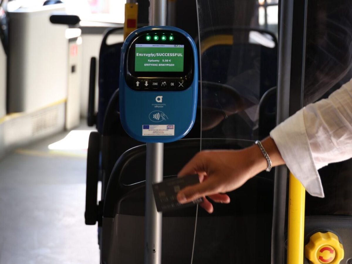 Κυρανάκης: Κάτω από 5% η εισιτηριοδιαφυγή. Τι ανέφερε για τις λεωφορειολωρίδες