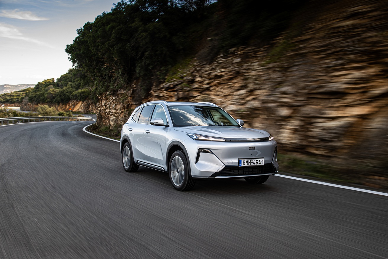 odigoume-to-epanafortizomeno-Geely-Starray