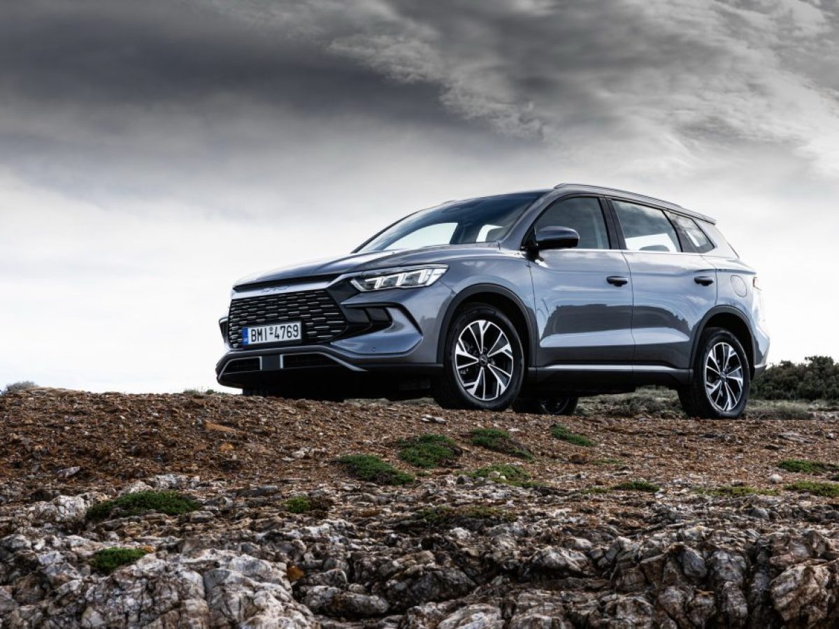 Οδηγούμε το νέο BYD Sealion 5 DM-i