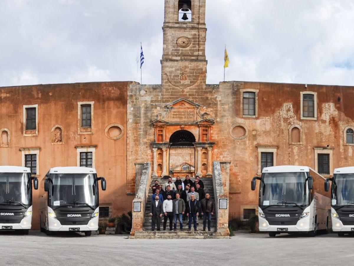 Θεαματική απόβαση 10 πολυτελών Scania στα Χανιά