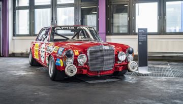 Το «Red Pig» της Mercedes έρχεται ξανά στο παρόν (photos)