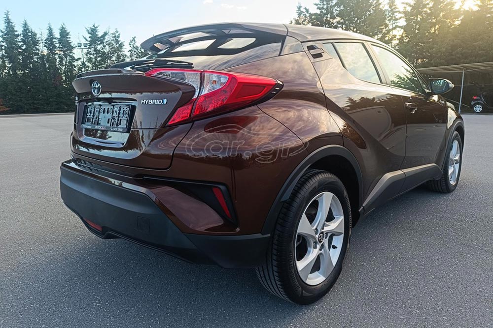 to-fthinotero-Toyota-C-HR-Hybrid
