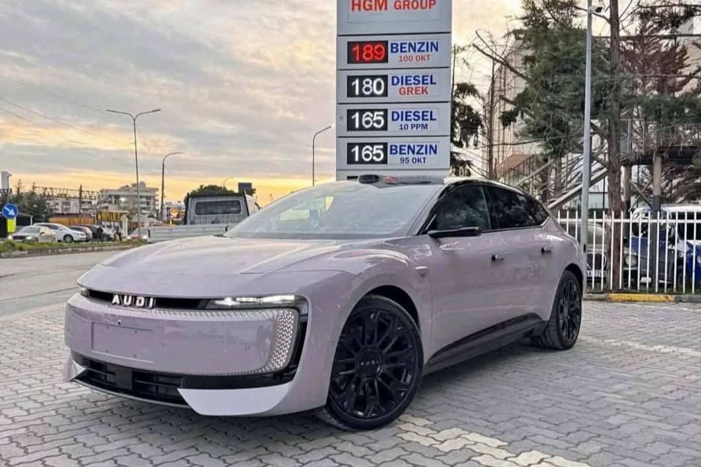to-kineziko-AUDI-E5-polite