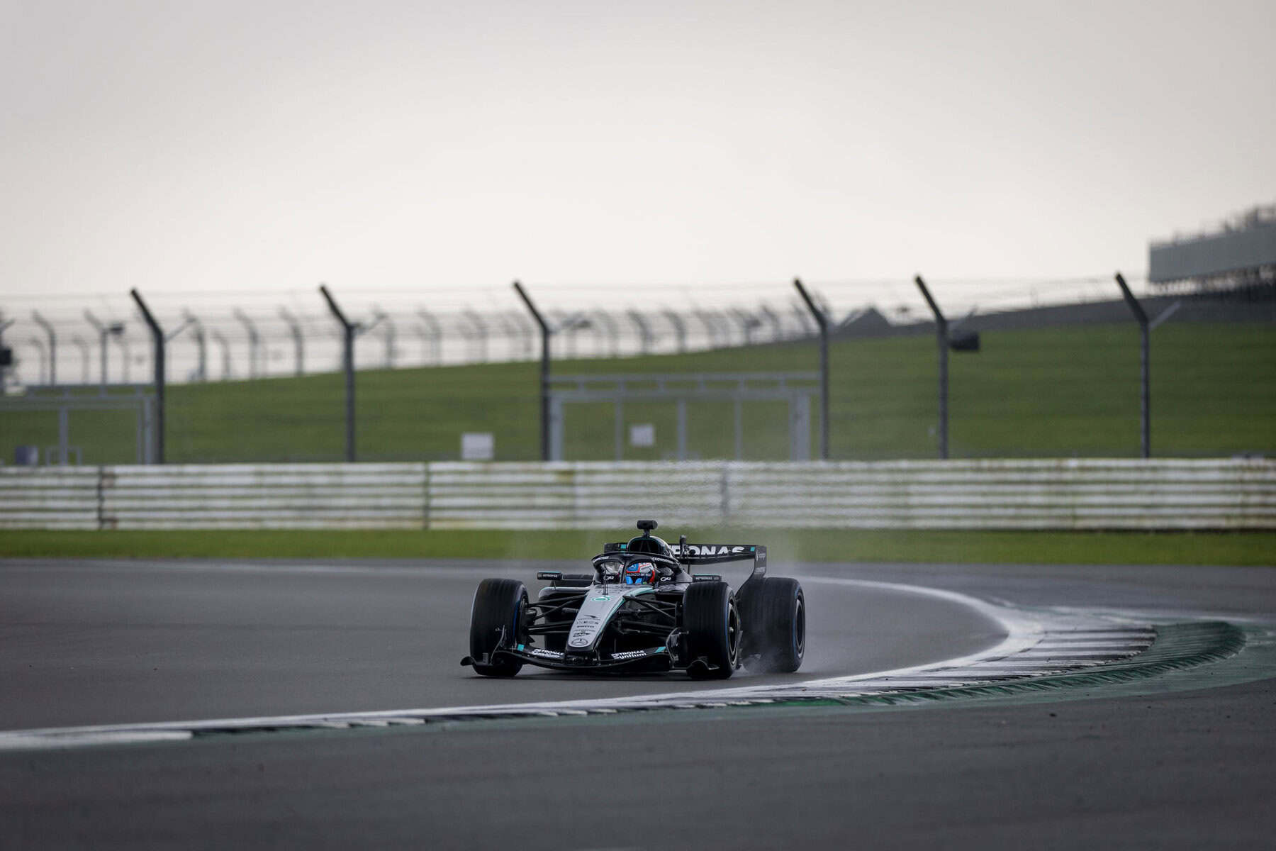 F1-&Alpha;kirothike-test-tis-Pirelli