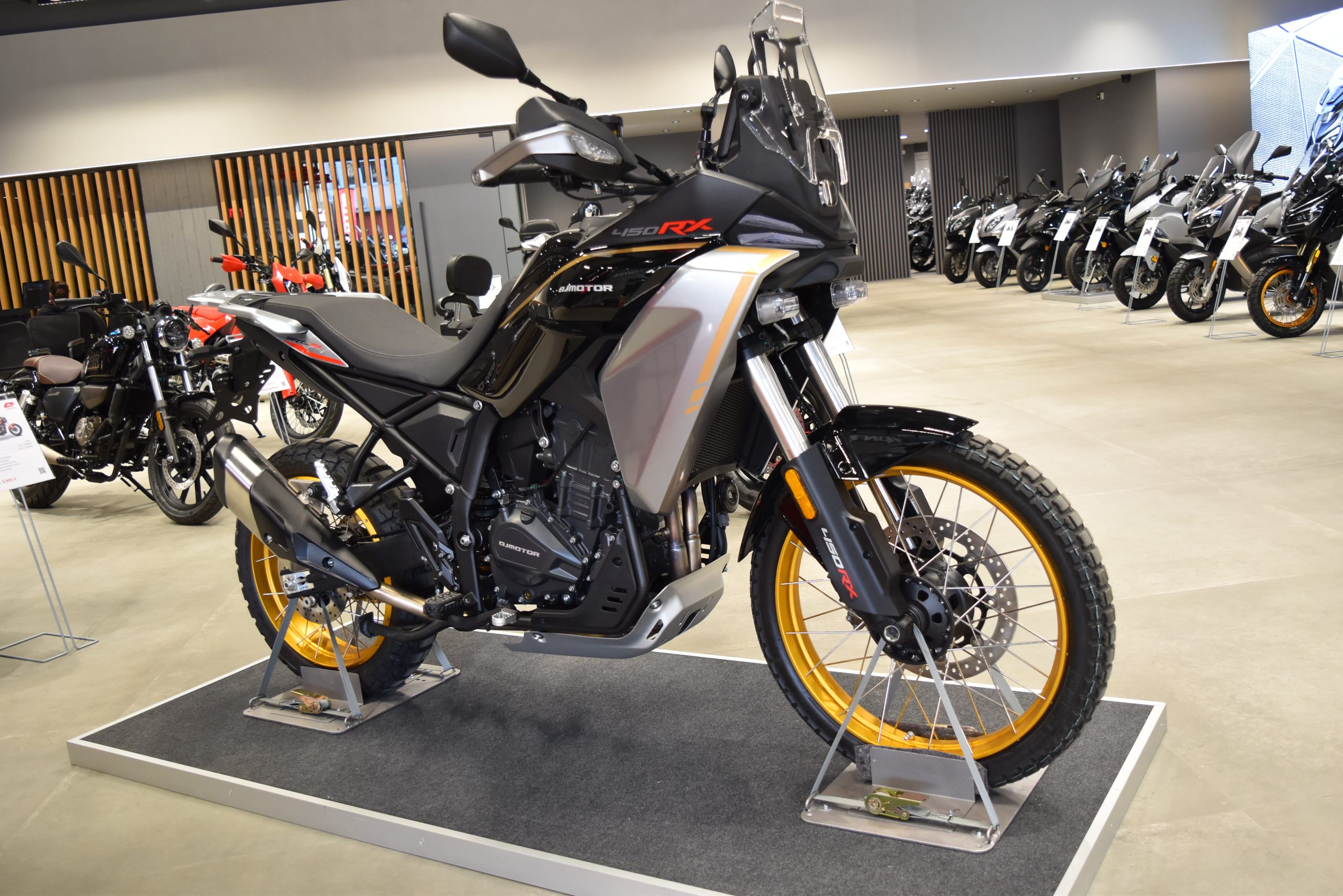 QJMotor-SRT-450-RX-2026