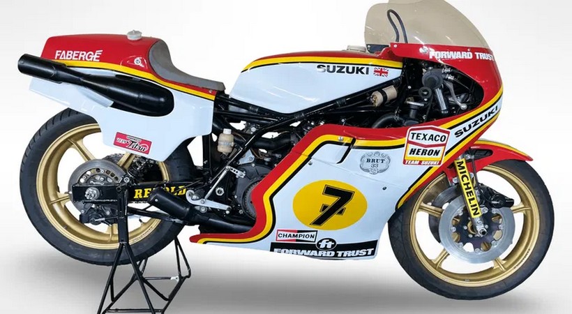 Suzuki-se-dimoprasia-i-motosikleta