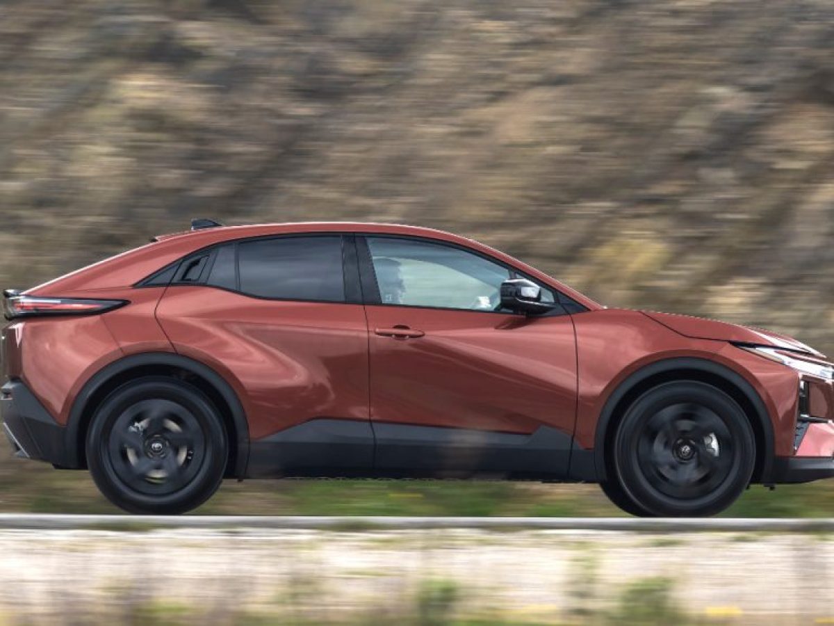 Διαθέσιμο το best seller Toyota C-SUV που δεν εκπέμπει ρύπους – Τιμή εκκίνησης