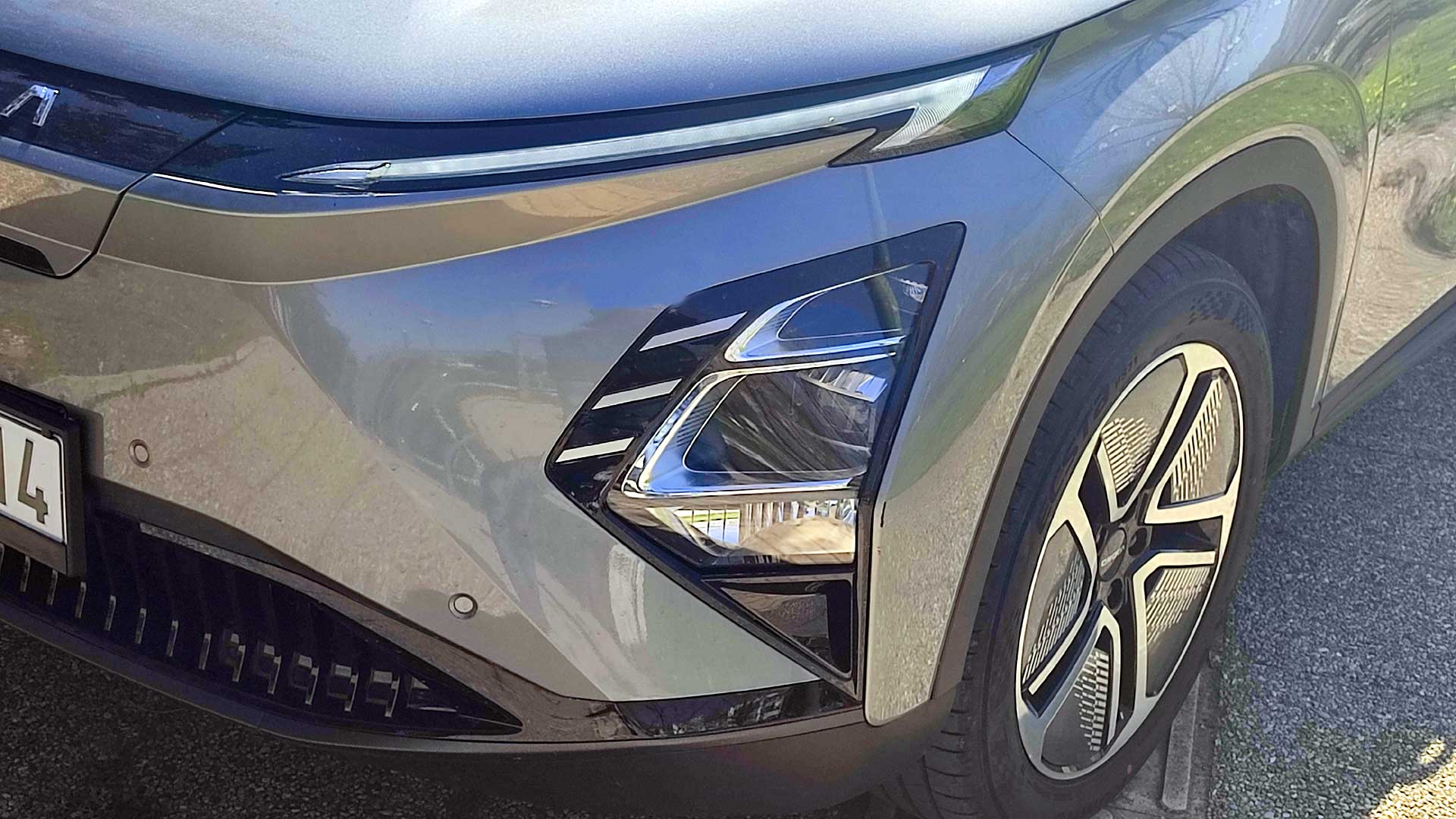 dokimazoume-to-ilektriko-SUV-tis