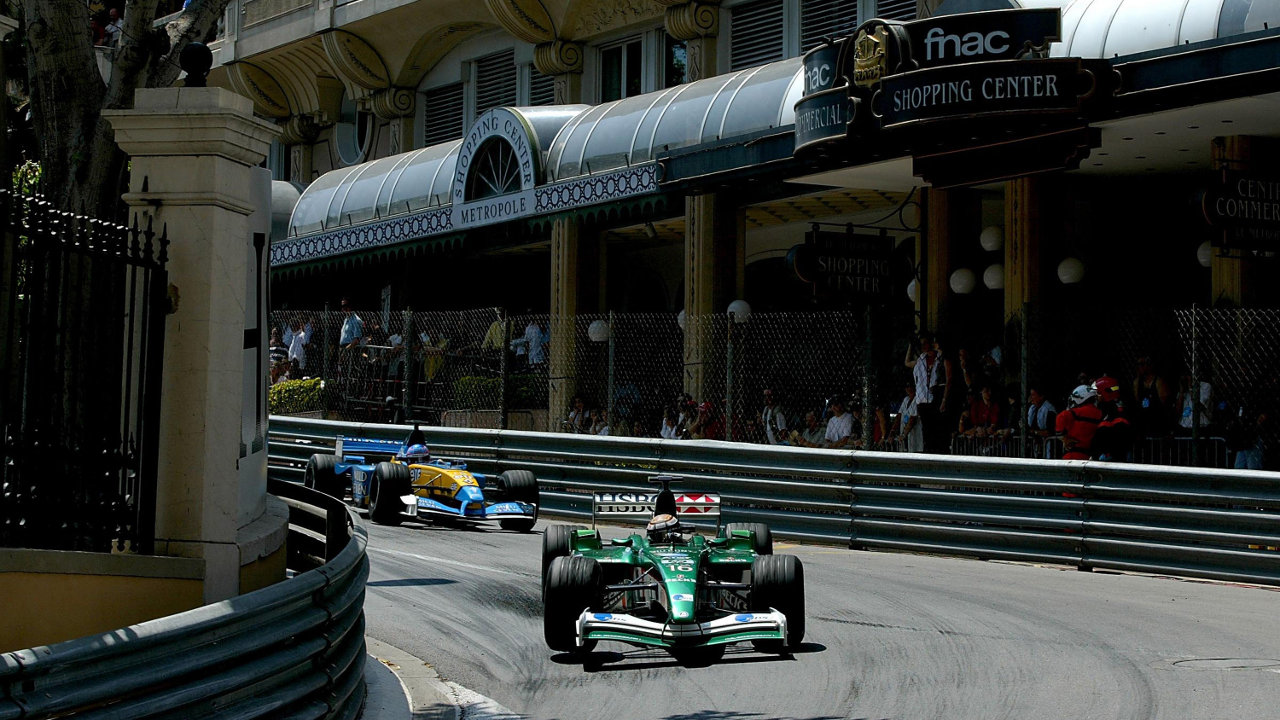 i-eteria-pou-kerdise-tous