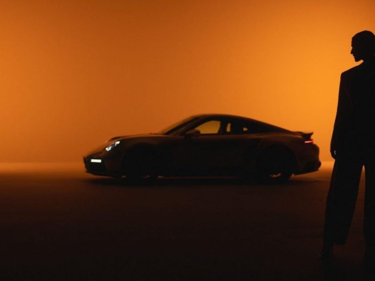 Οι γυναίκες που οδηγούν την Porsche μπροστά