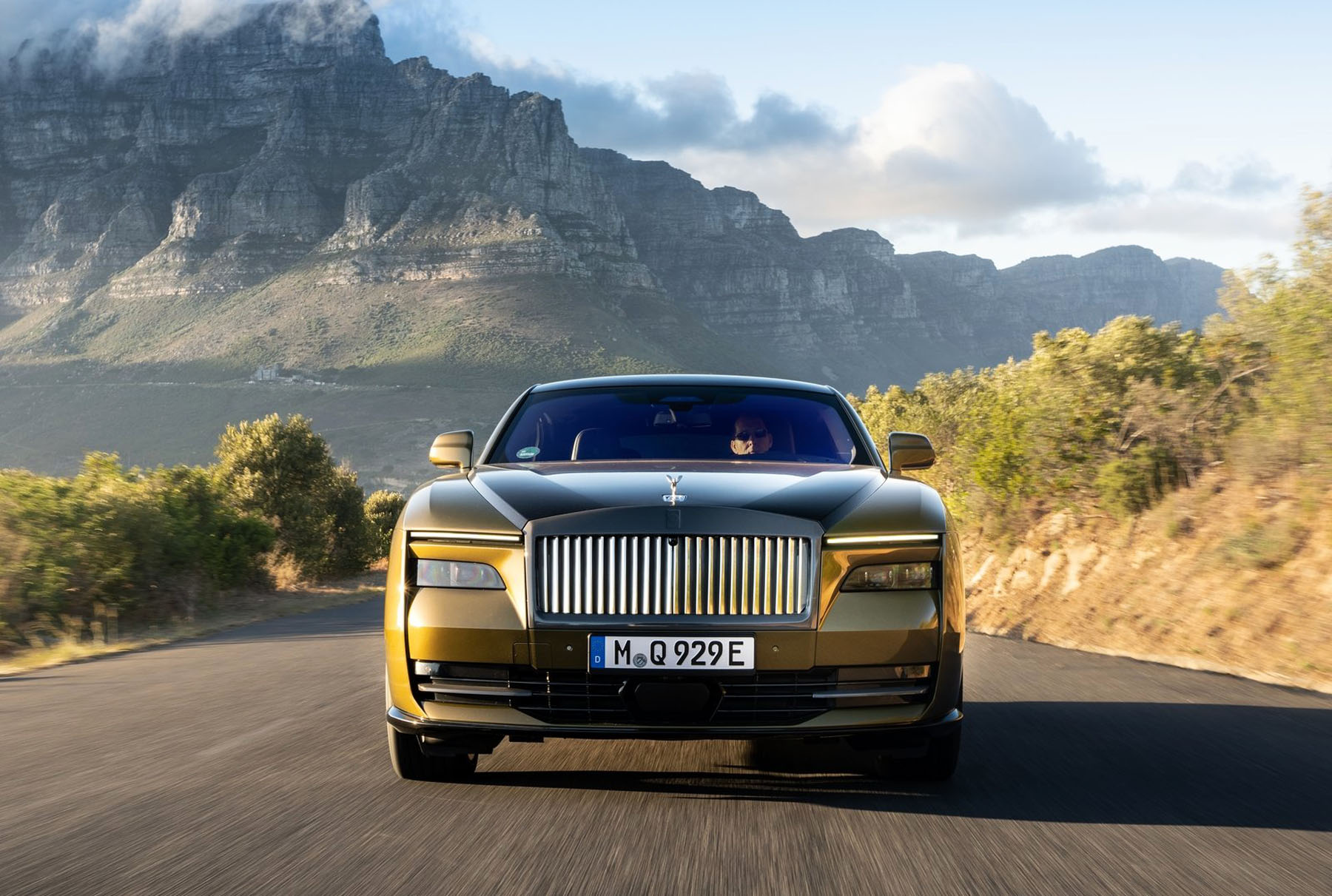 ilektrokinisi-ke-luxury-markes-to