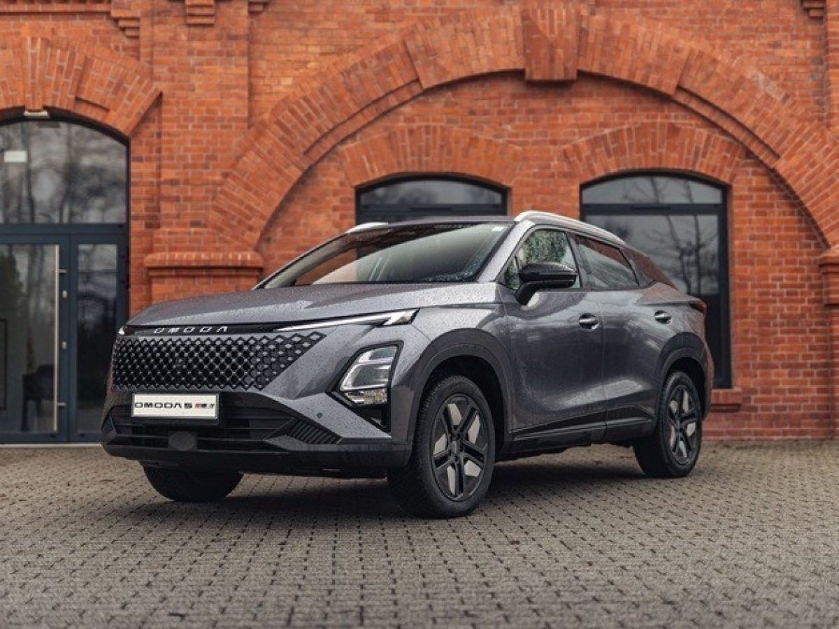 Οδηγούμε το υβριδικό OMODA 5 SHS-H (video)
