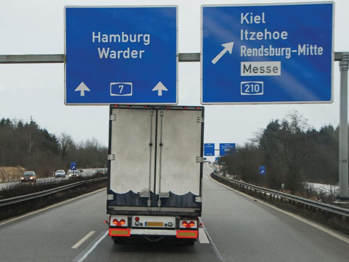 Πτώση εξαγωγών τον Ιανουάριο, αλλά μειώθηκε το εμπορικό έλλειμμα