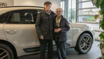 Στα 92 του αγόρασε την πρώτη του Porsche και ήδη σκέφτεται τη δεύτερη…